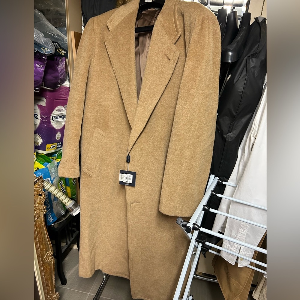 Brand new Canalli men’s cashmere coat. Size large.